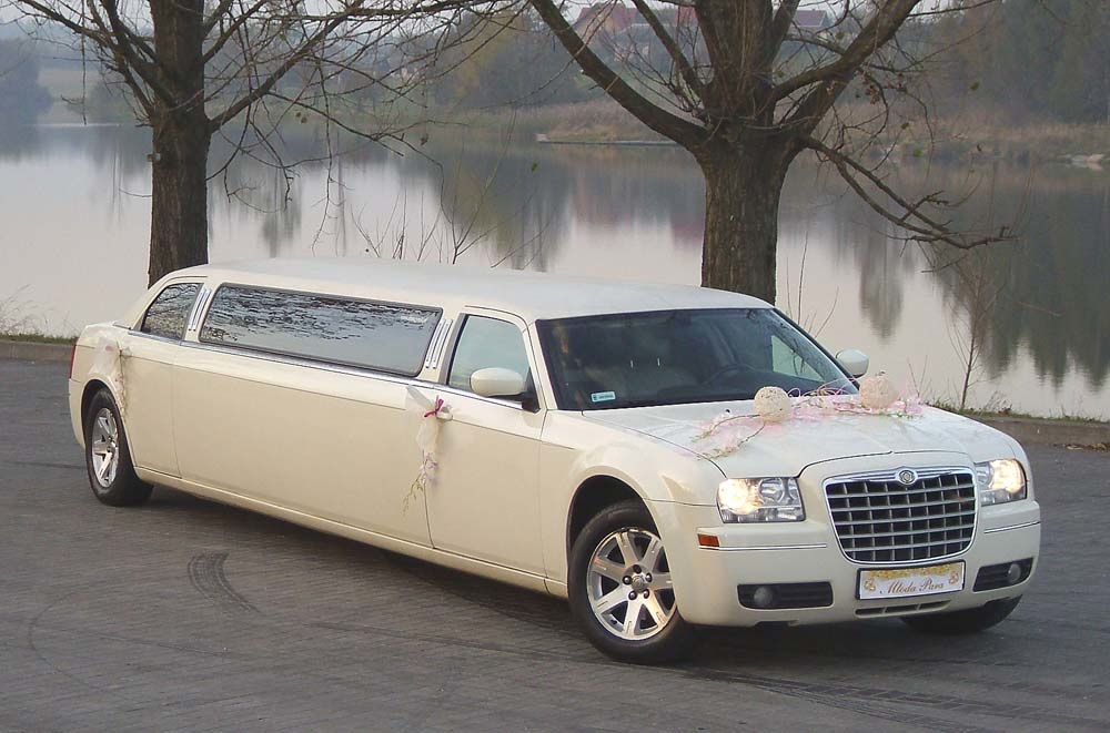 How to Make Use of a Limousine Service