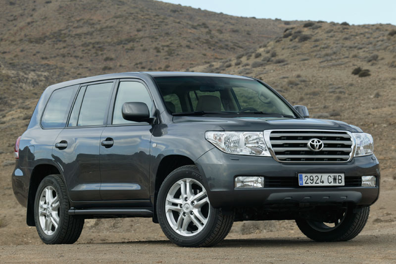 Hire land cruiser V8: all you need to know