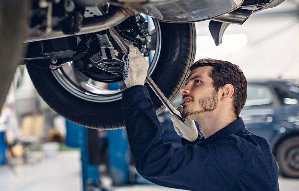 Beat the Heat: Wiper Blade Lifespan in Hot Climates